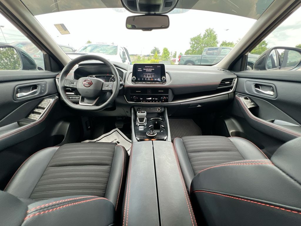 2025 Nissan Rogue photo 4