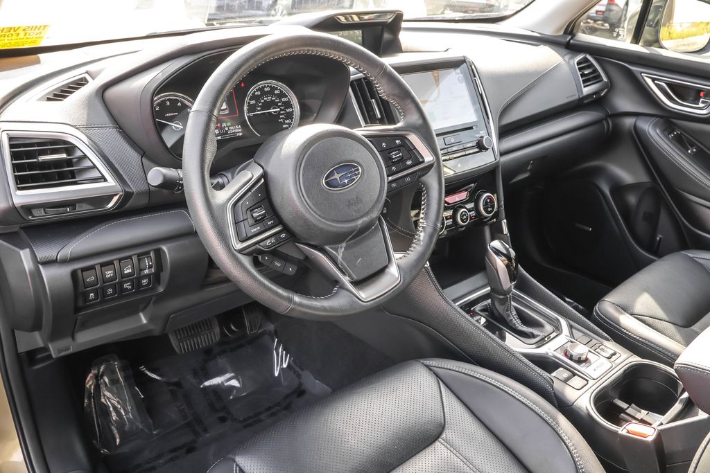 2022 Subaru Forester Touring photo 3
