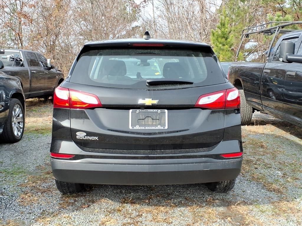 2021 Chevrolet Equinox LS photo 4