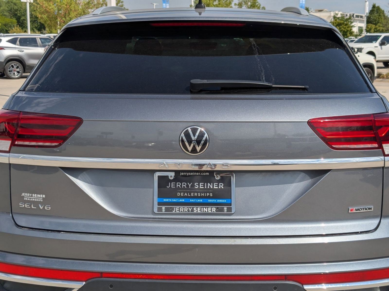 2021 Volkswagen Atlas Cross Sport V6 SEL Premium photo 12