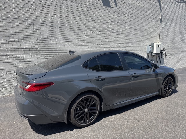 2025 Toyota Camry SE photo 3