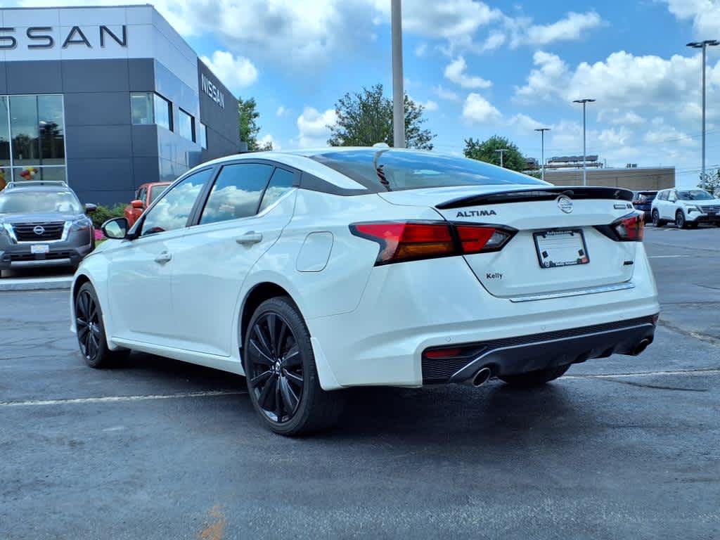 2022 Nissan Altima 2.5 SR photo 2