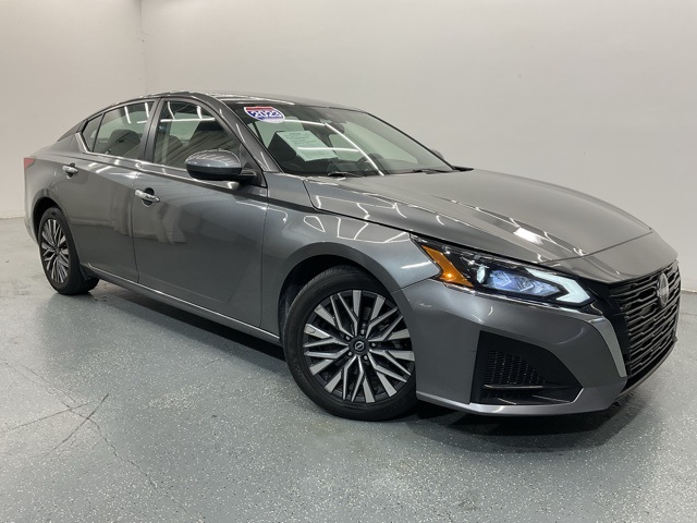 2023 Nissan Altima 2.5 SV photo 2