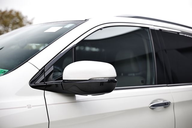 2016 Honda Pilot Touring photo 9