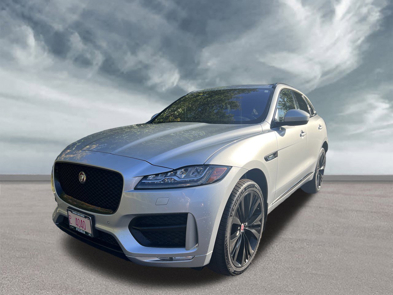 2018 Jaguar F-PACE R-Sport's photo