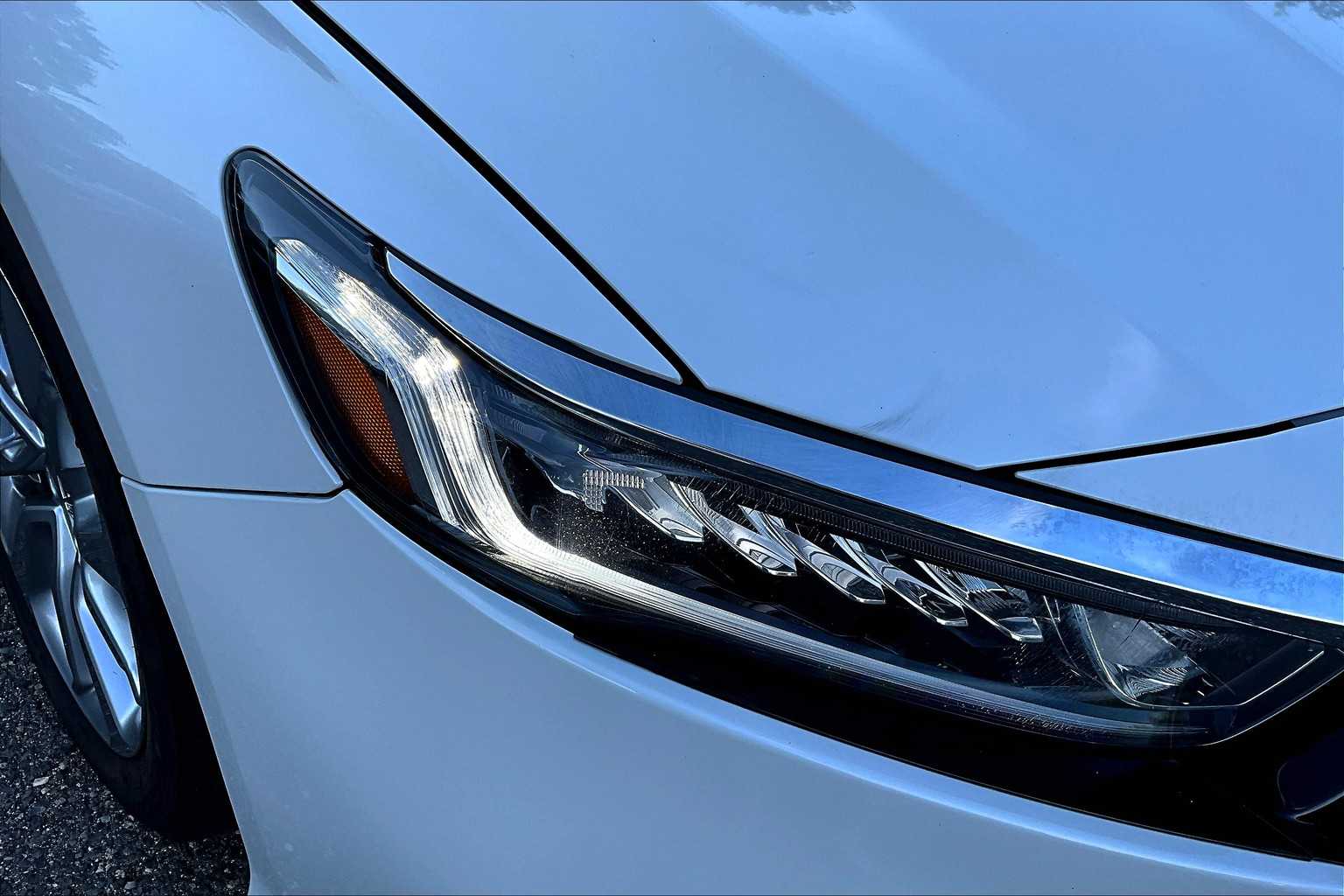 2019 Honda Accord LX 1.5T photo 24