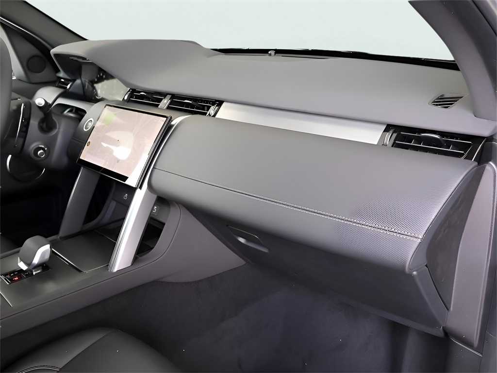 2025 Land Rover Discovery Sport SE photo 11