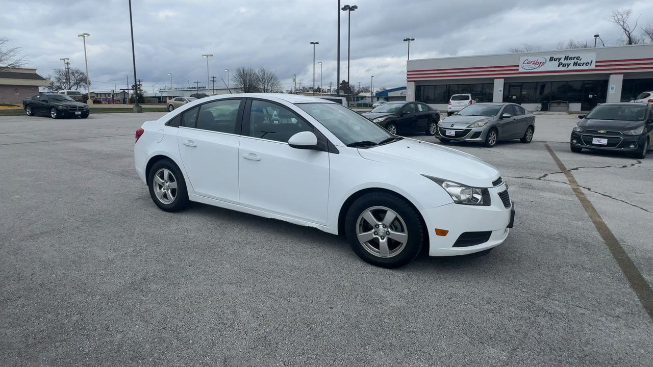 2013 Chevrolet Cruze LT photo 3