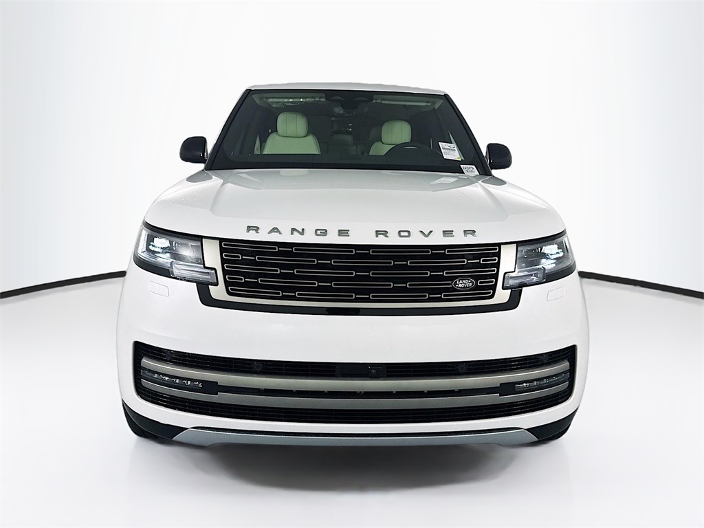 2025 Land Rover Range Rover SE photo 2