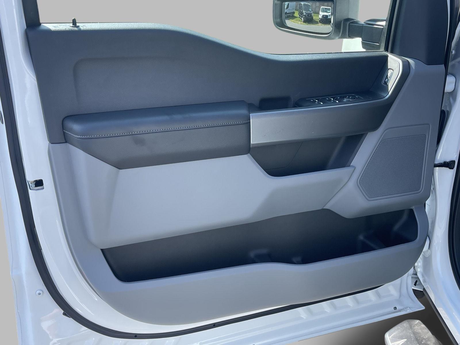 2025 Ford F-250 XLT photo 17