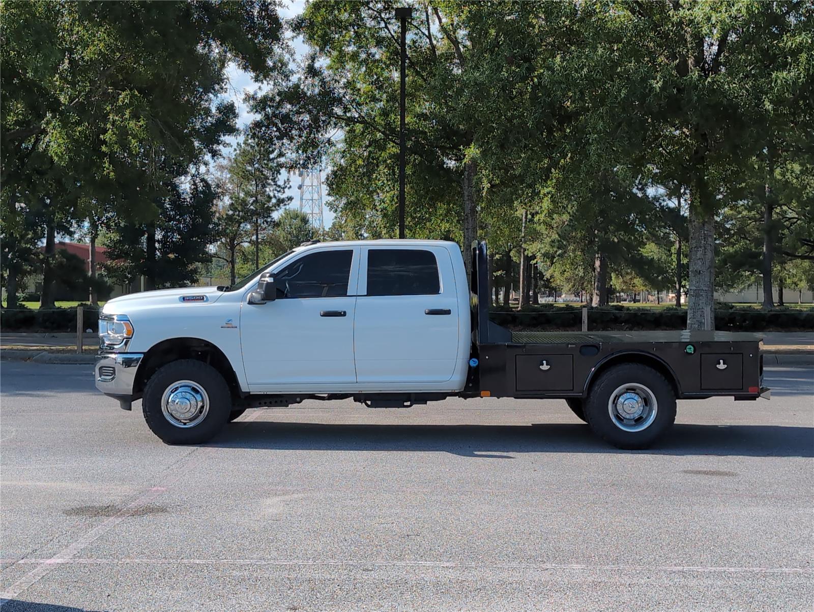 2024 Ram 3500 photo 2