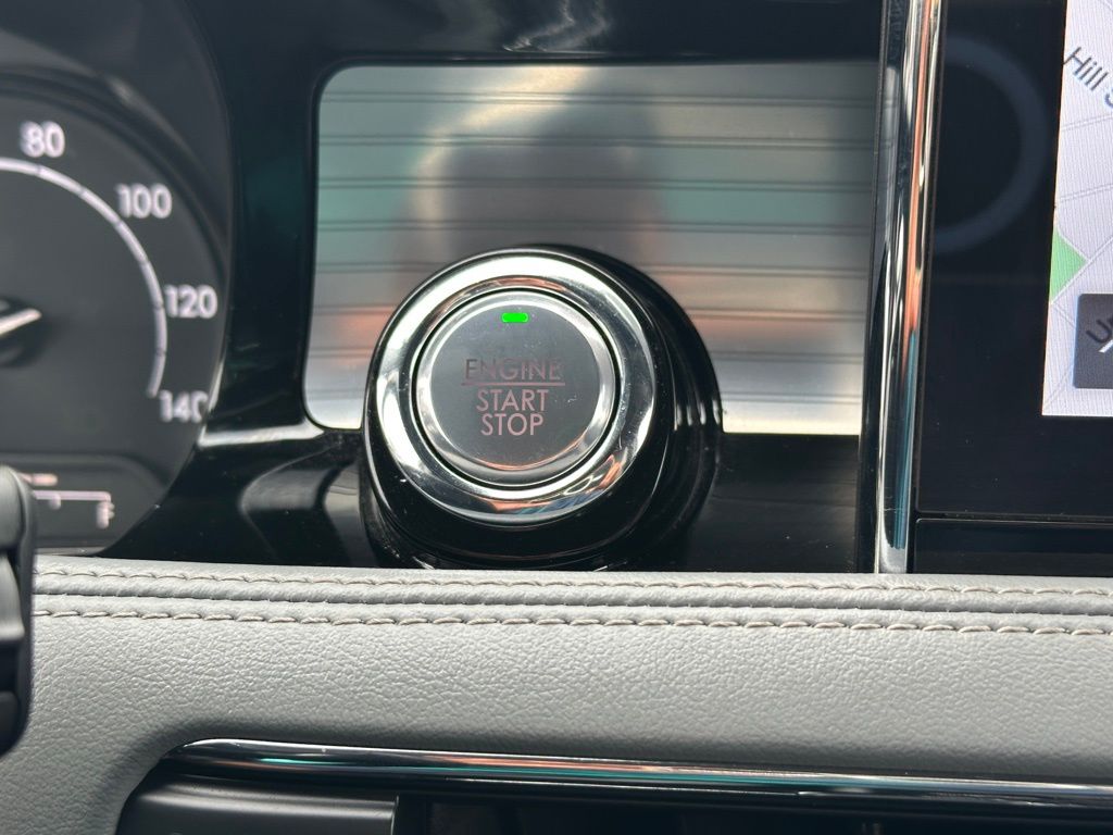 2021 Lincoln Corsair Standard photo 30
