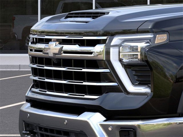 2025 Chevrolet Silverado 3500HD LTZ photo 13