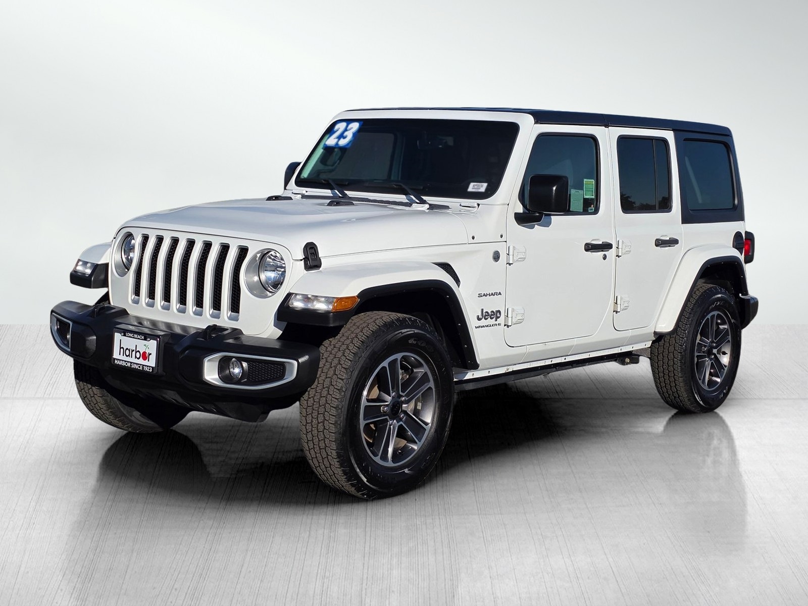 2023 Jeep Wrangler Sahara photo 3