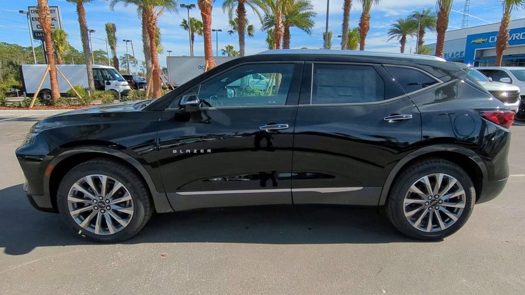 2025 Chevrolet Blazer Premier photo 4
