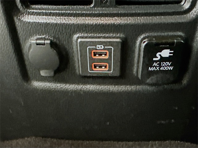 2024 Nissan Titan SV photo 24