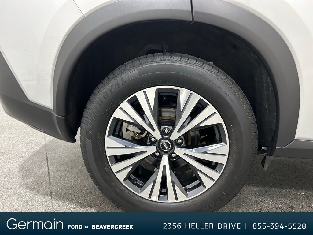 2023 Nissan Rogue SV photo 9