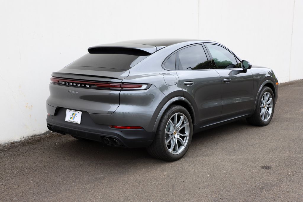 2024 Porsche Cayenne Coupe Base photo 5