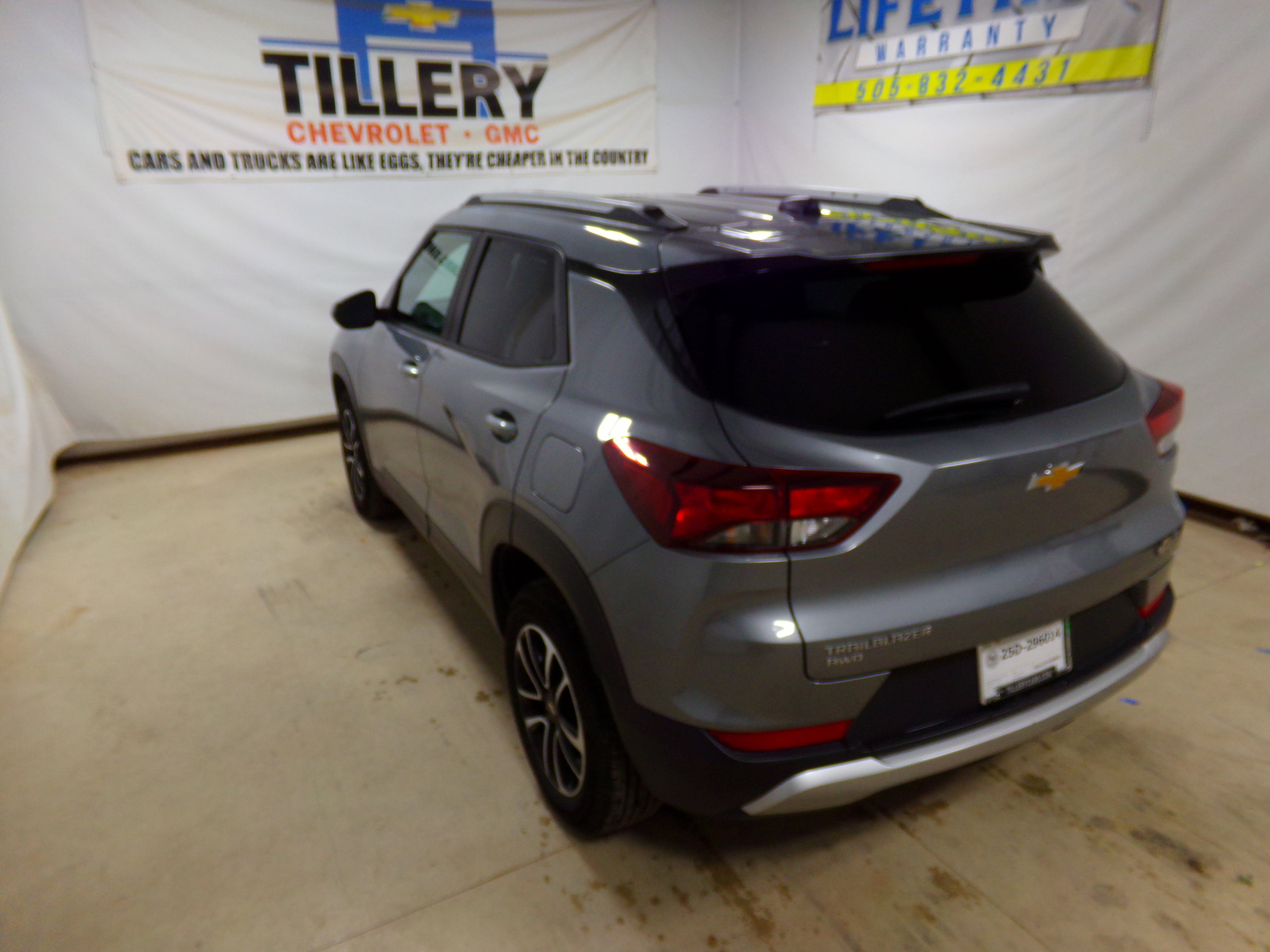 2025 Chevrolet Trailblazer LT photo 2