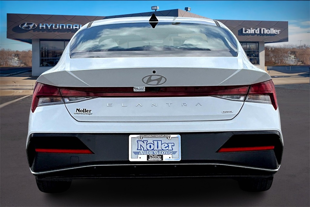 2025 Hyundai Elantra Hybrid Limited photo 4