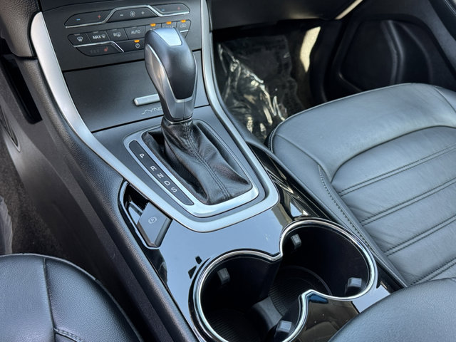2017 Ford Edge SEL photo 3