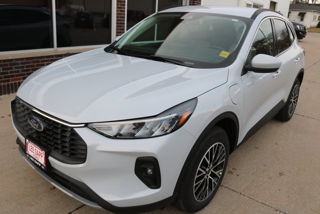 2025 Ford Escape Plug-In Hybrid photo 3
