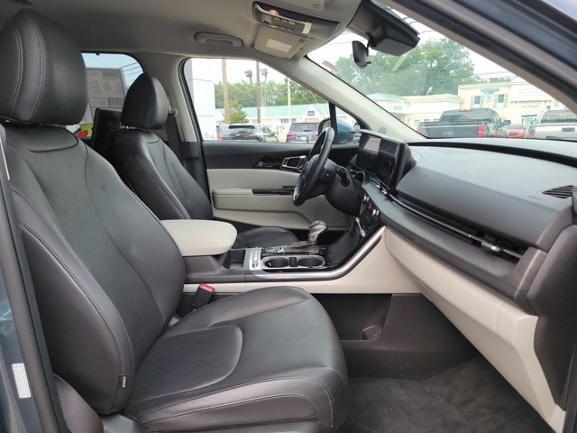 2023 Kia Carnival SX photo 19