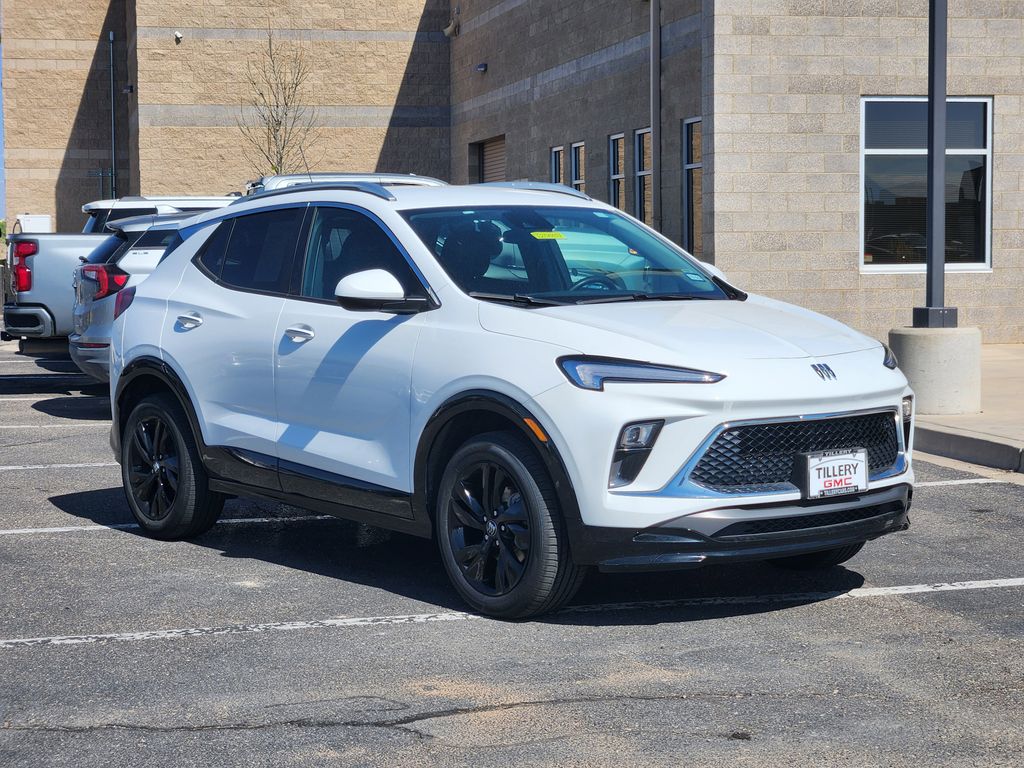 2024 Buick Encore GX Sport Touring photo 2