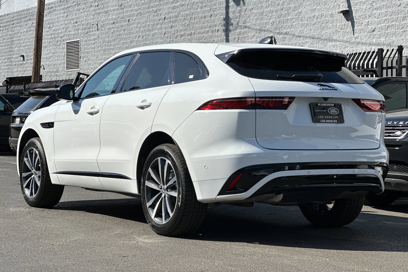 2025 Jaguar F-PACE P250 R-Dynamic S photo 2