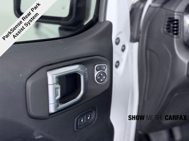 2022 Jeep Wrangler Unlimited Sahara photo 14