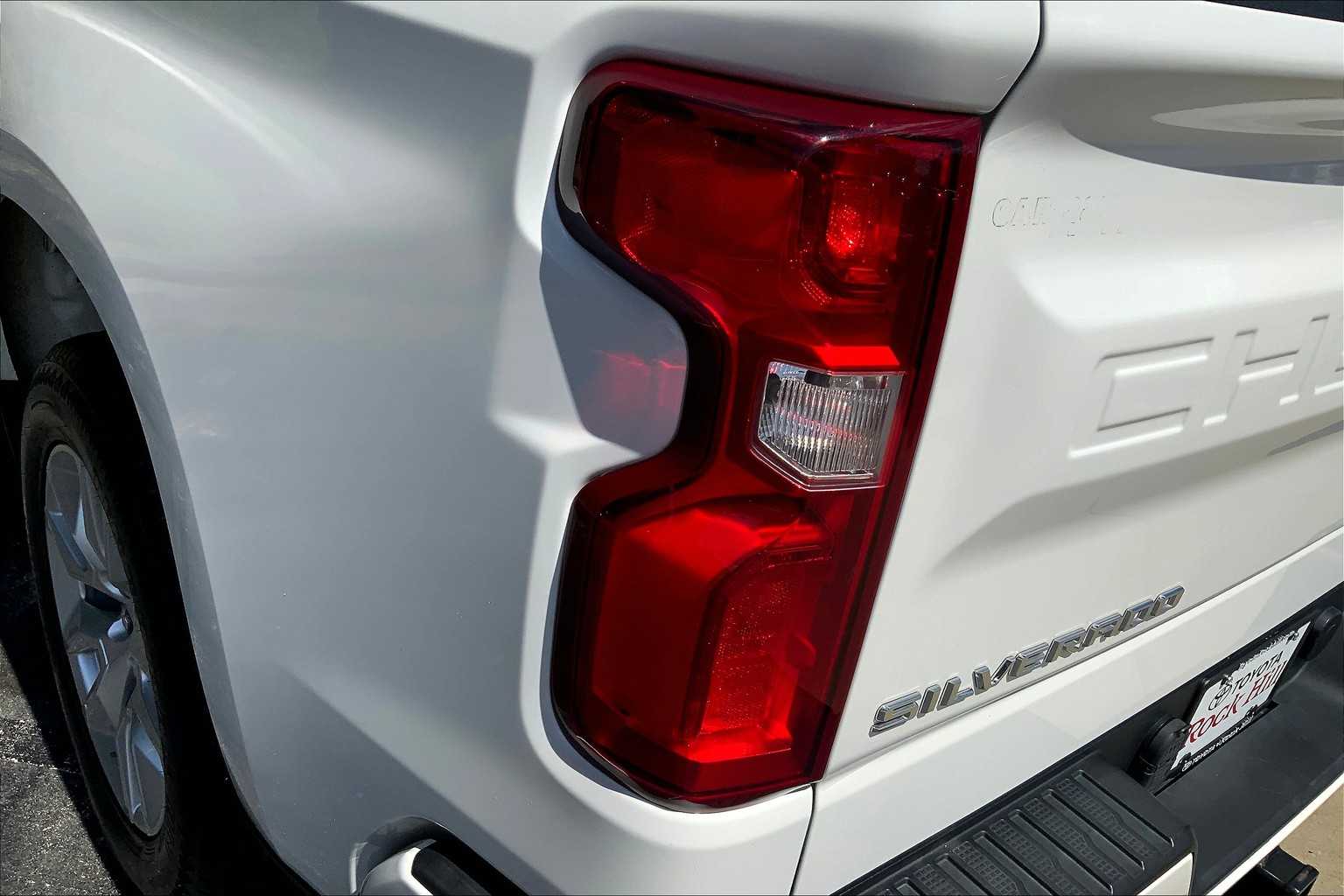 2020 Chevrolet Silverado 1500 Custom photo 25