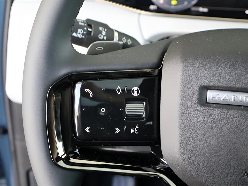 2026 Land Rover Range Rover Evoque Dynamic SE photo 24