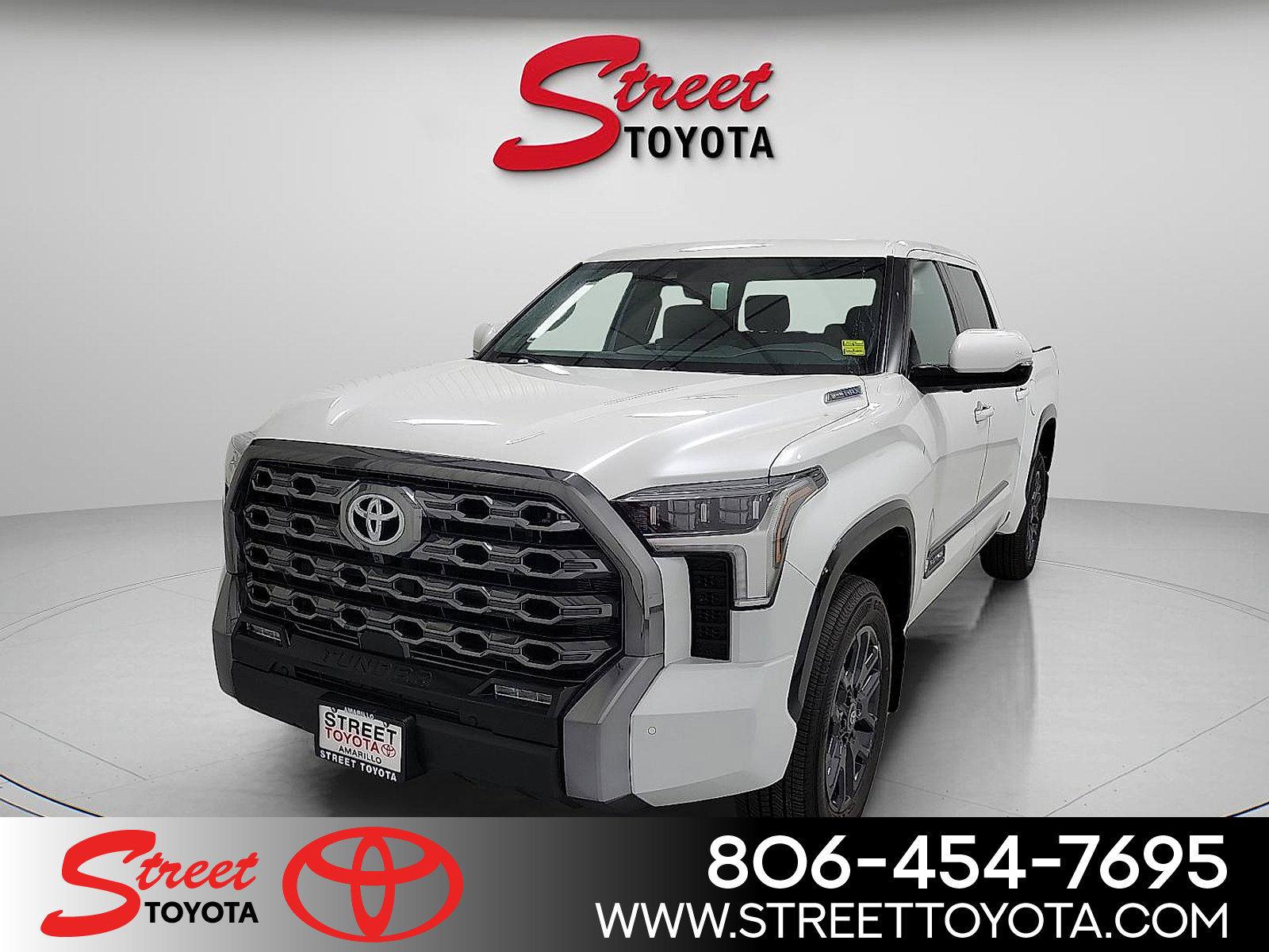 2025 Toyota Tundra Platinum's photo