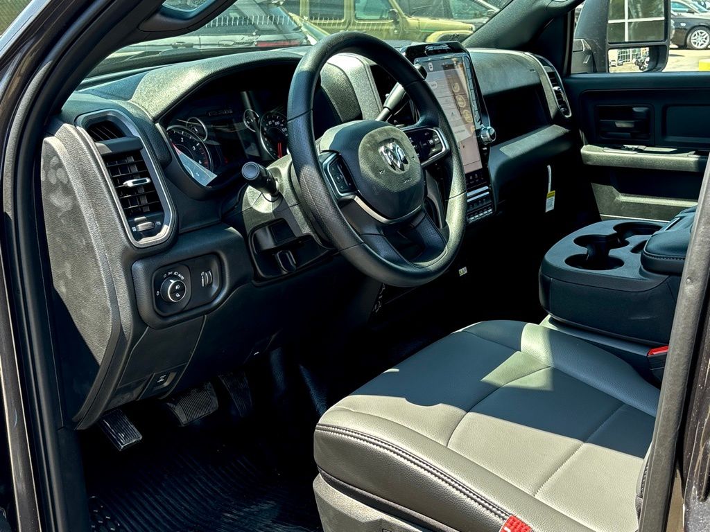 2025 Ram 3500 Tradesman photo 9