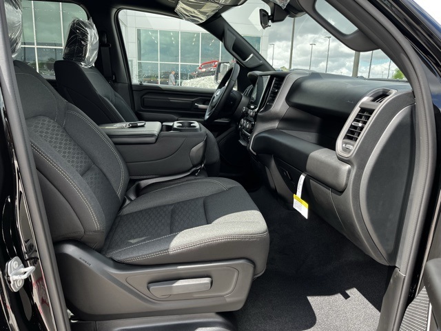 2025 Ram 1500 Tradesman photo 18