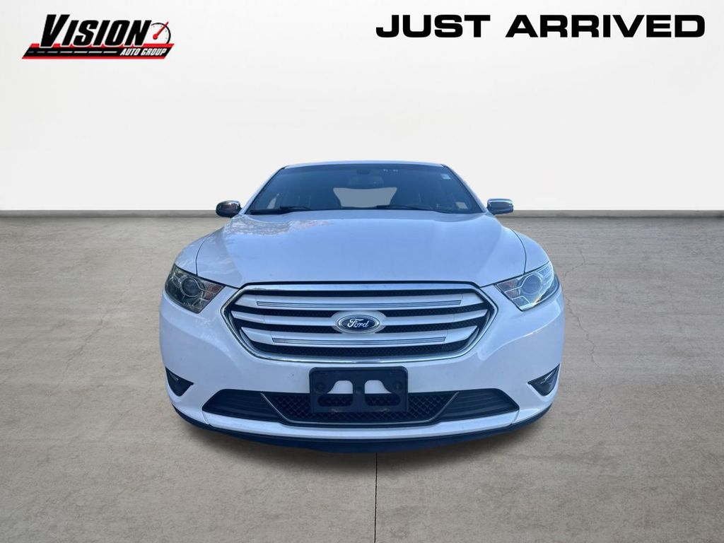 2016 Ford Taurus Limited photo 2