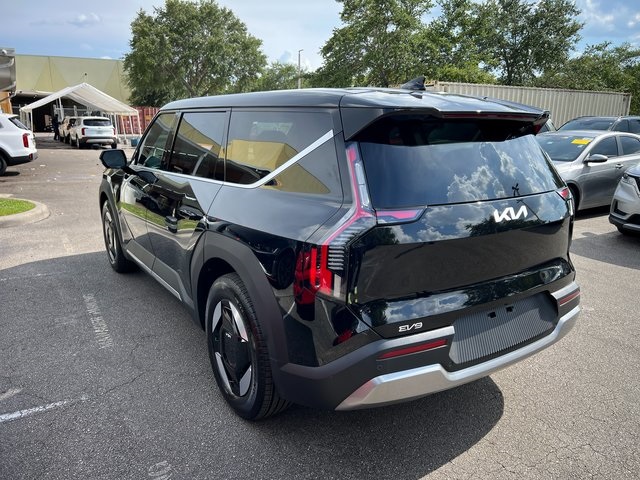 2026 Kia EV9 Light Long Range photo 2