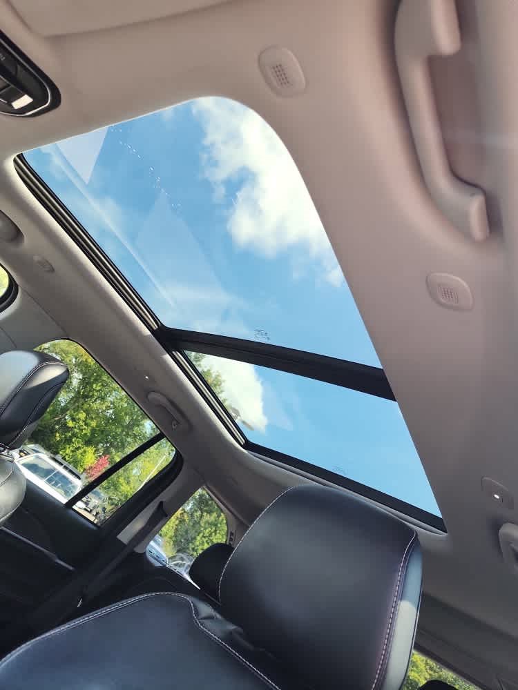 2022 Jeep Cherokee Limited 4xe photo 8