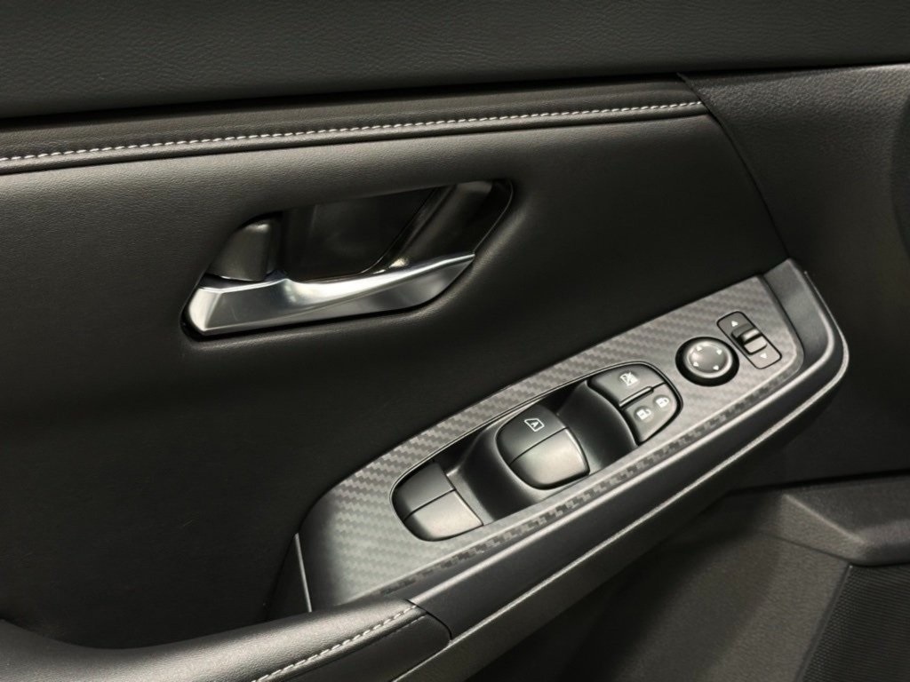2025 Nissan Sentra SV photo 17