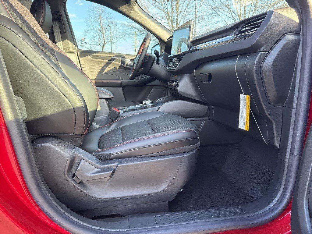 2025 Ford Escape ST-Line photo 15