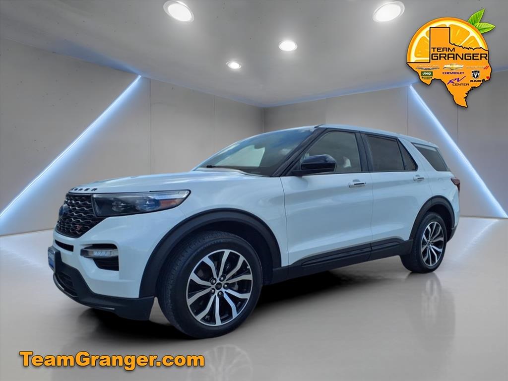 2022 Ford Explorer ST photo 2