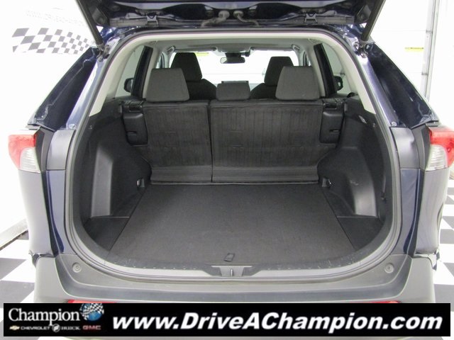 2021 Toyota RAV4 XLE photo 13