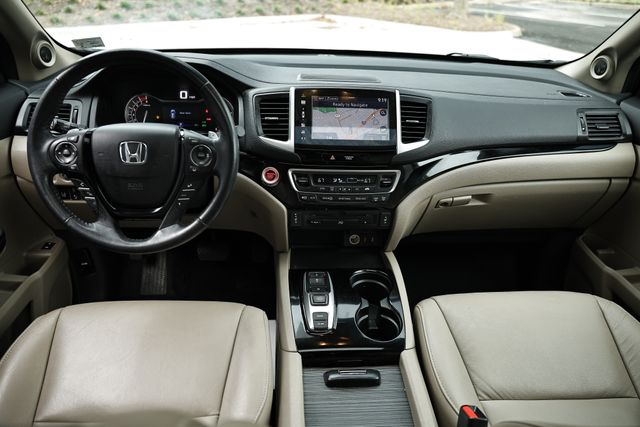 2016 Honda Pilot Touring photo 24