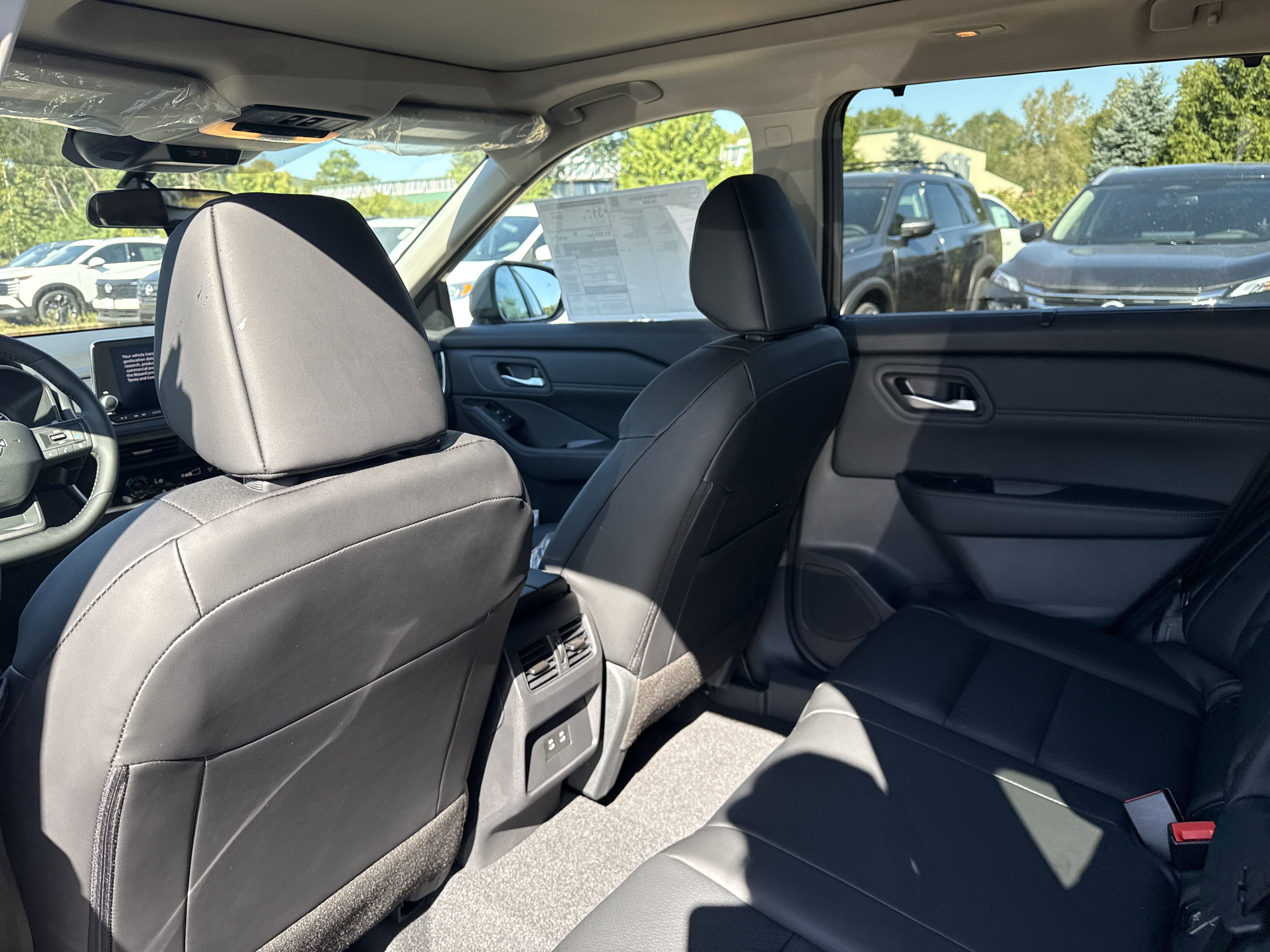 2026 Nissan Rogue SV photo 3
