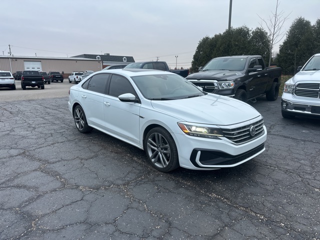 2021 Volkswagen Passat 2.0T R-Line photo 2