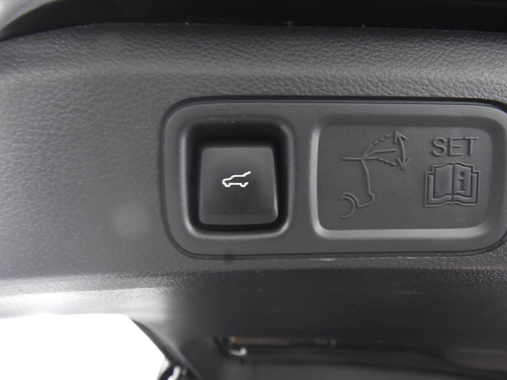 2024 Lincoln Navigator Reserve Luxury Monochromatic photo 36