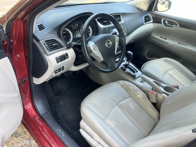 2015 Nissan Sentra SL photo 9
