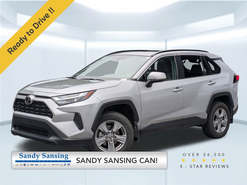 2024 Toyota RAV4 XLE's photo