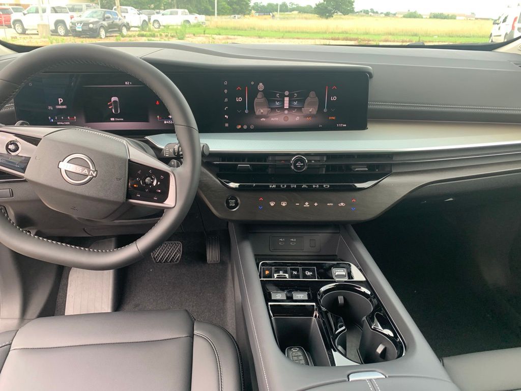 2025 Nissan Murano SL photo 11