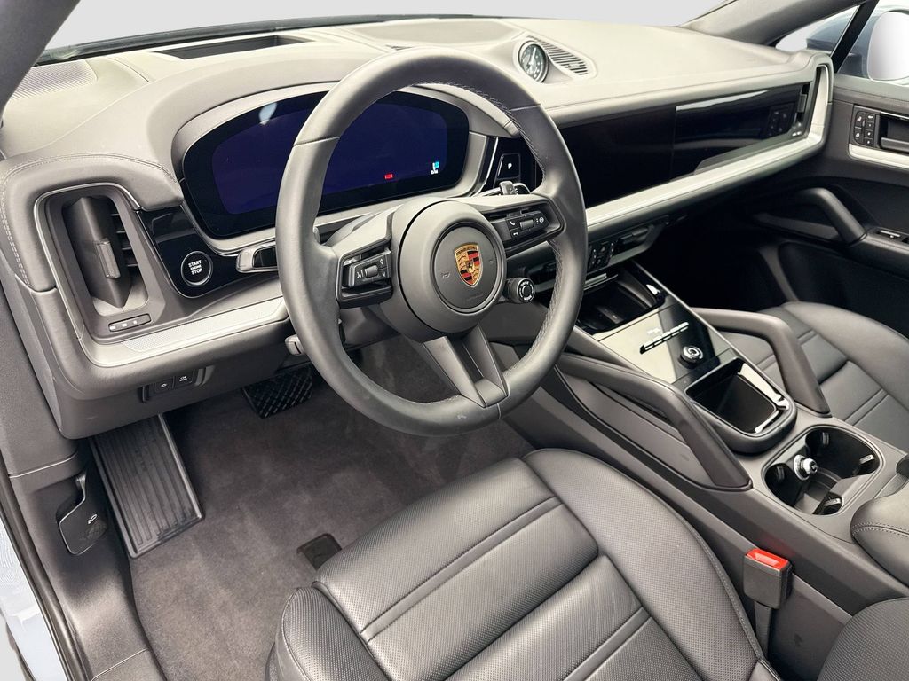 2025 Porsche Cayenne Coupe Base photo 8
